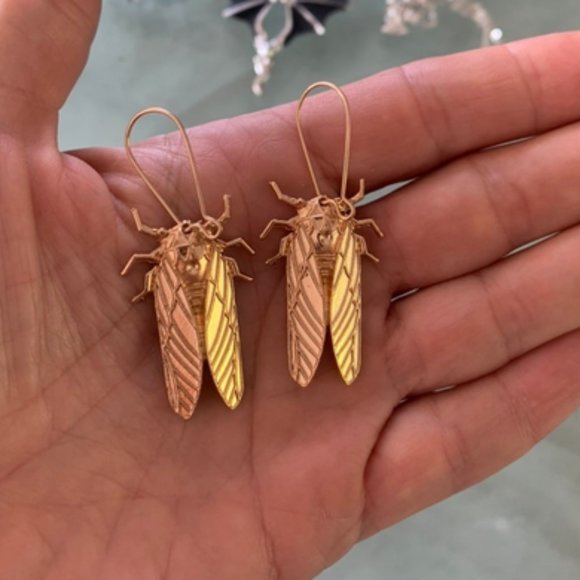 NEW Anthropologie Antique Gold Insect Earrings - Picture 7 of 7